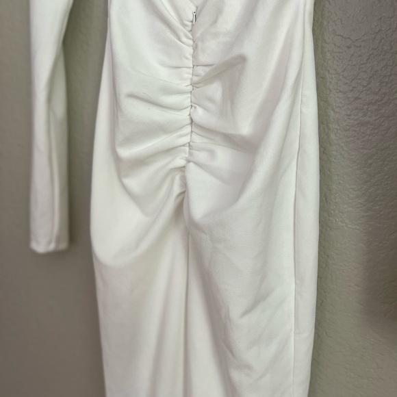 Lulu's White V-Neck Long Sleeve Wedding Dress - Picture 5 of 8